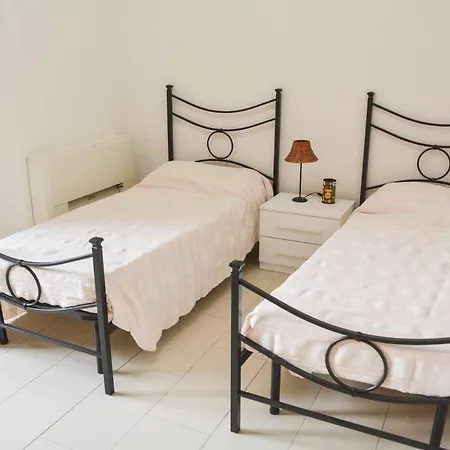 Comfortable Flat With Garden And Pool! Lejlighed