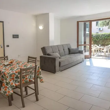 Comfortable Flat With Garden And Pool! * Toscolano Maderno