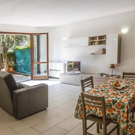 Lejlighed Comfortable Flat With Garden And Pool! *