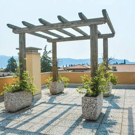 Comfortable Flat With Garden And Pool! Lejlighed *