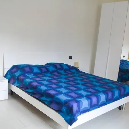 Comfortable Flat With Garden And Pool! Toscolano Maderno